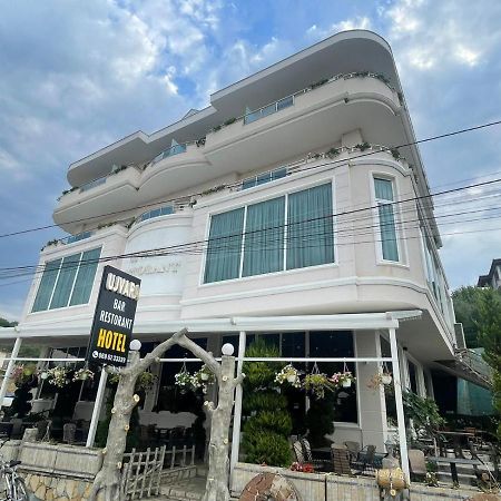 Hotel Ujvara Belsh Buitenkant foto
