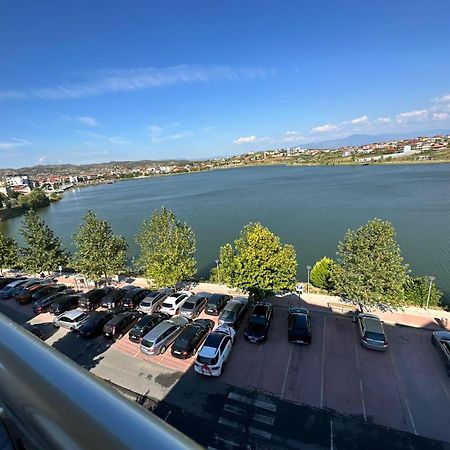 Hotel Ujvara Belsh Buitenkant foto