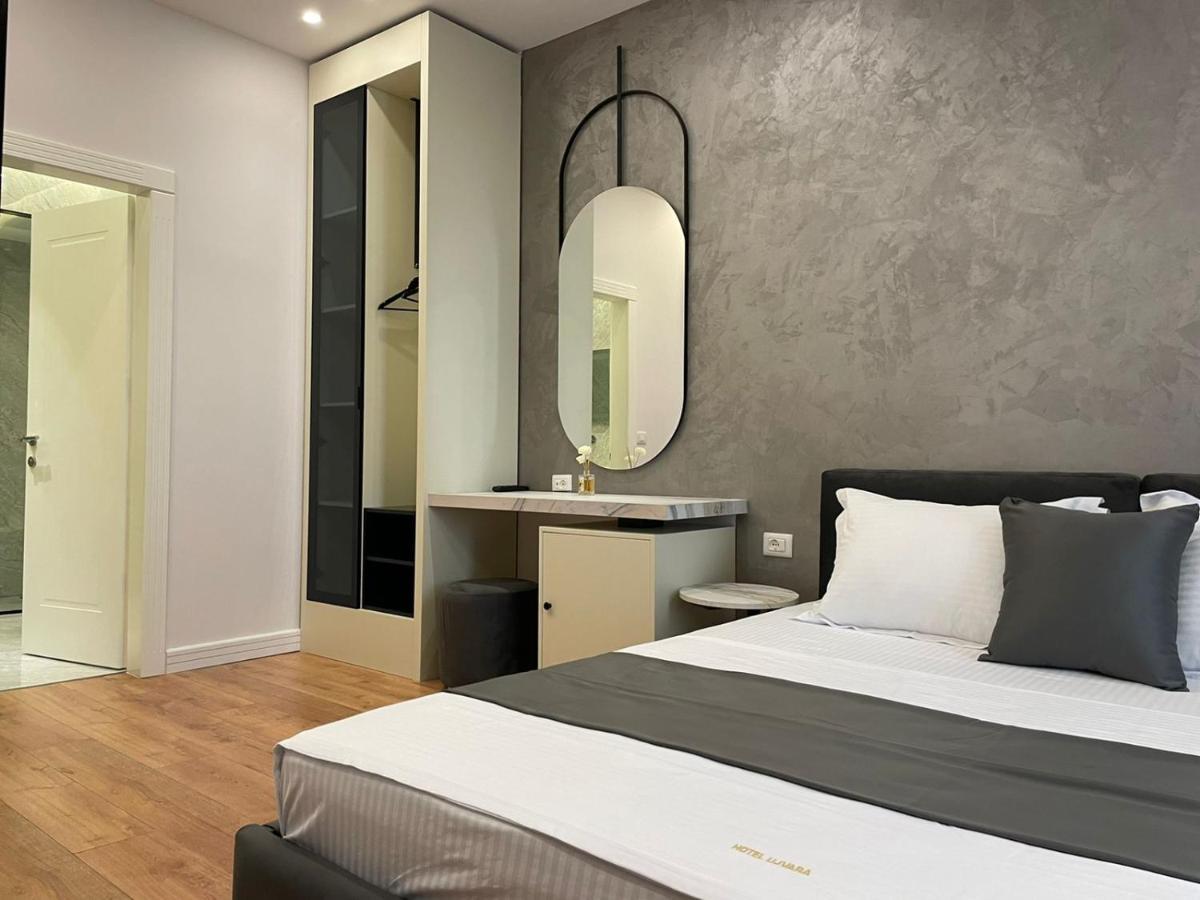Hotel Ujvara Belsh Buitenkant foto