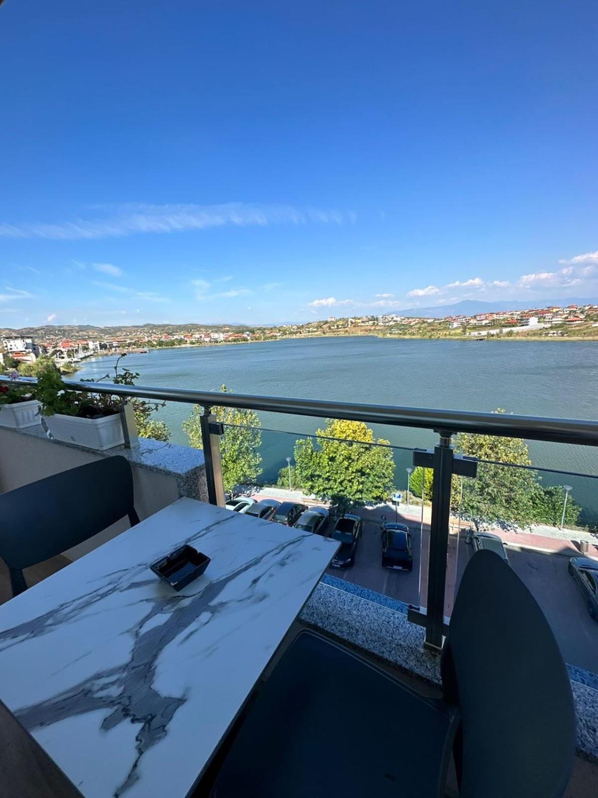 Hotel Ujvara Belsh Buitenkant foto